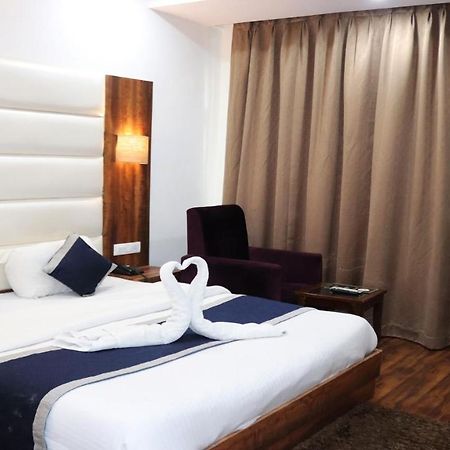 Ak Continental - Mcleodganj Hotell Dharamshala Exteriör bild