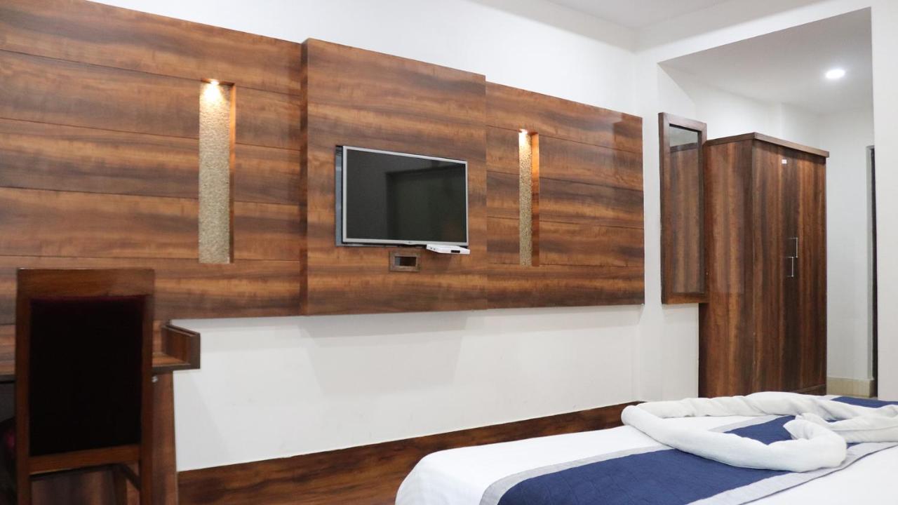 Ak Continental - Mcleodganj Hotell Dharamshala Exteriör bild