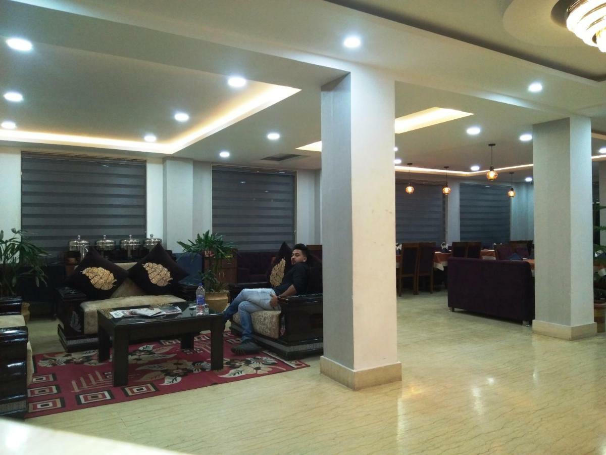 Ak Continental - Mcleodganj Hotell Dharamshala Exteriör bild