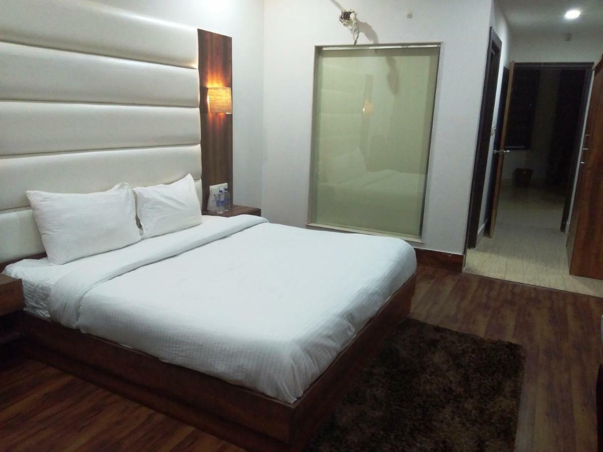 Ak Continental - Mcleodganj Hotell Dharamshala Exteriör bild