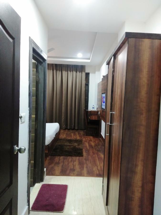 Ak Continental - Mcleodganj Hotell Dharamshala Exteriör bild