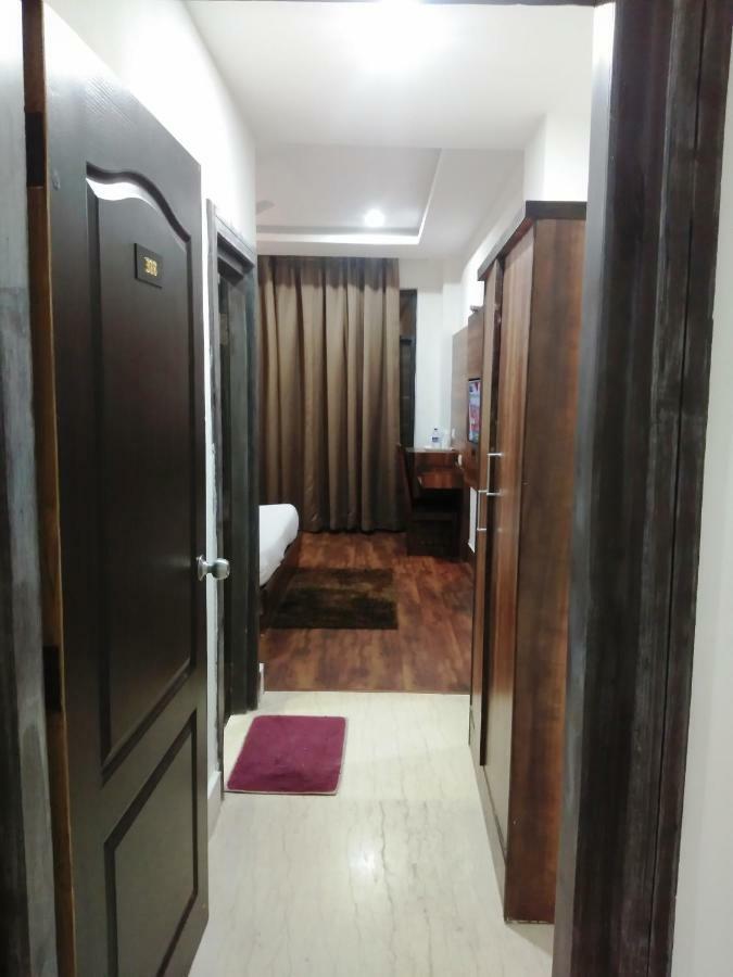 Ak Continental - Mcleodganj Hotell Dharamshala Exteriör bild