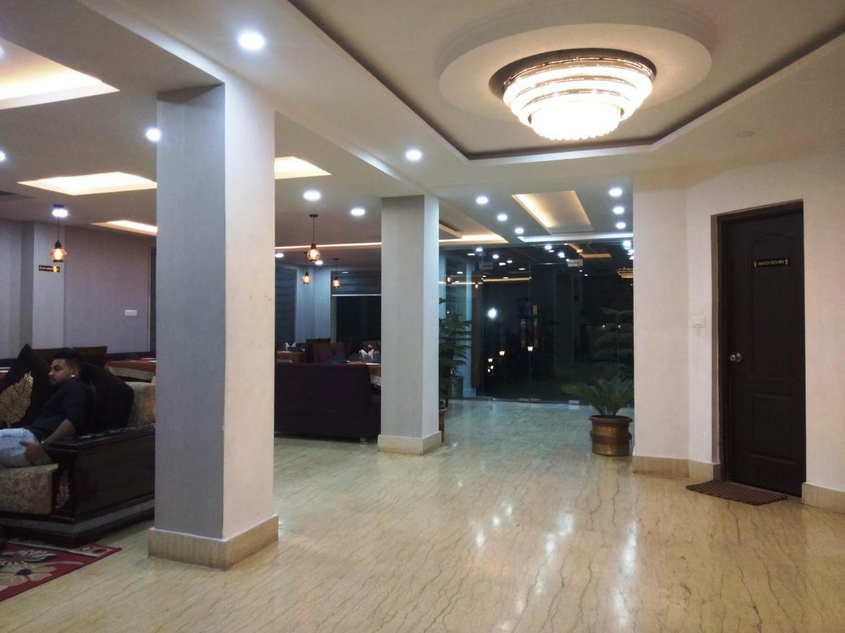 Ak Continental - Mcleodganj Hotell Dharamshala Exteriör bild