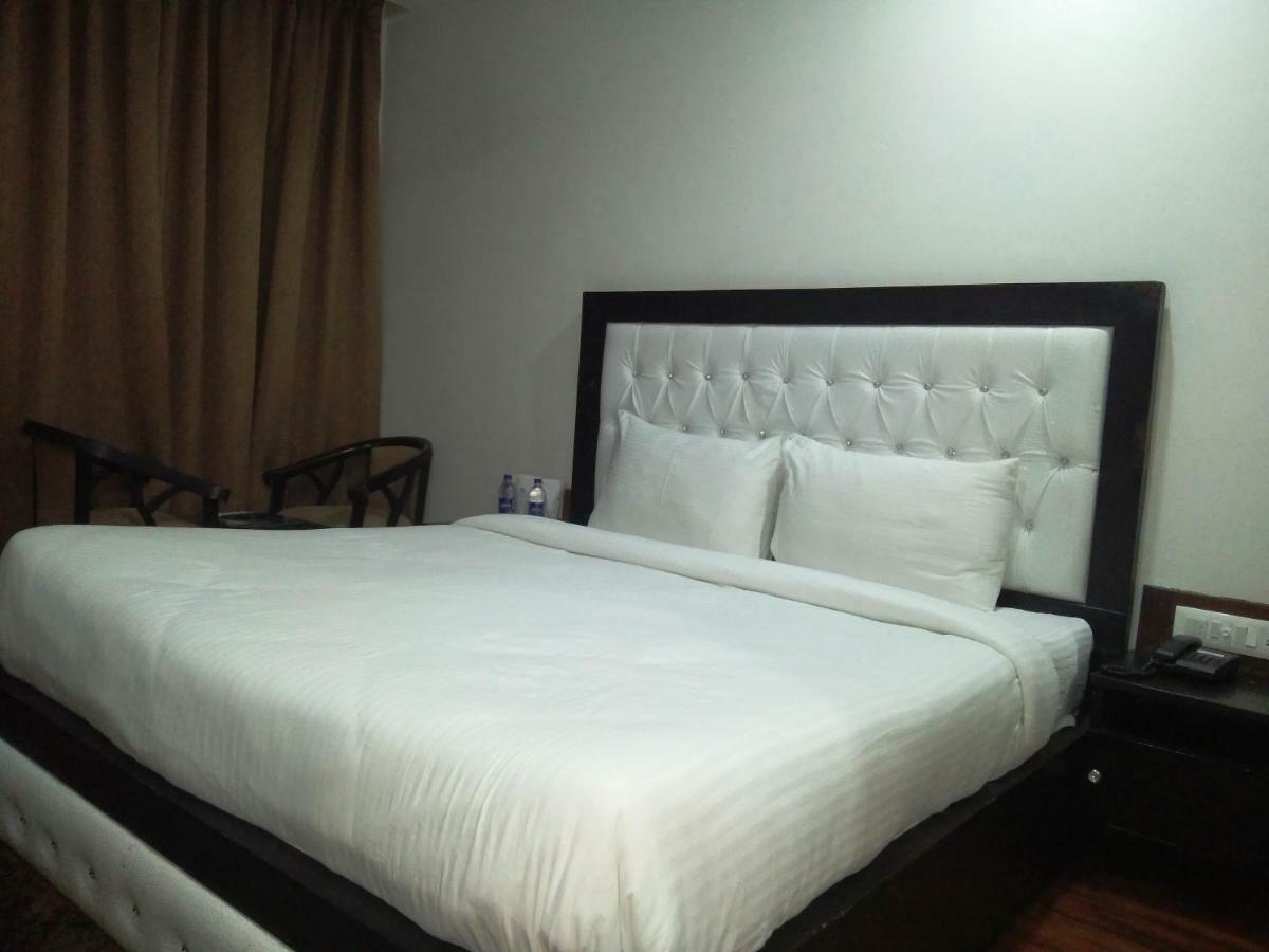 Ak Continental - Mcleodganj Hotell Dharamshala Exteriör bild