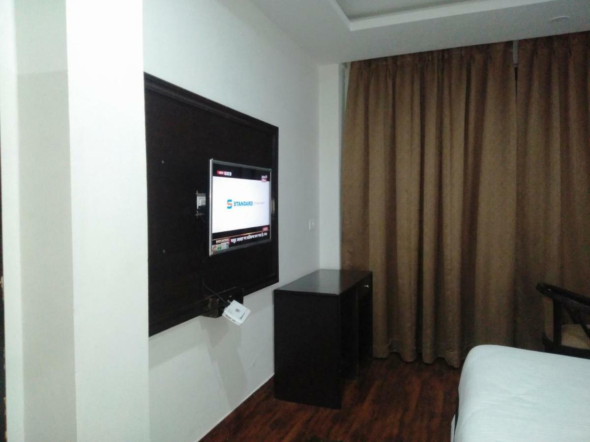Ak Continental - Mcleodganj Hotell Dharamshala Exteriör bild