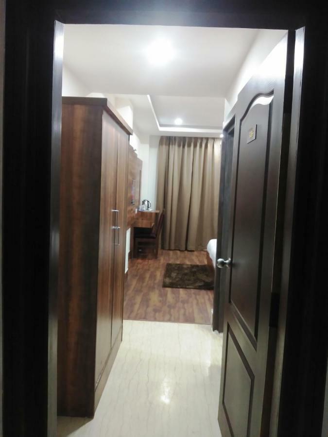 Ak Continental - Mcleodganj Hotell Dharamshala Exteriör bild